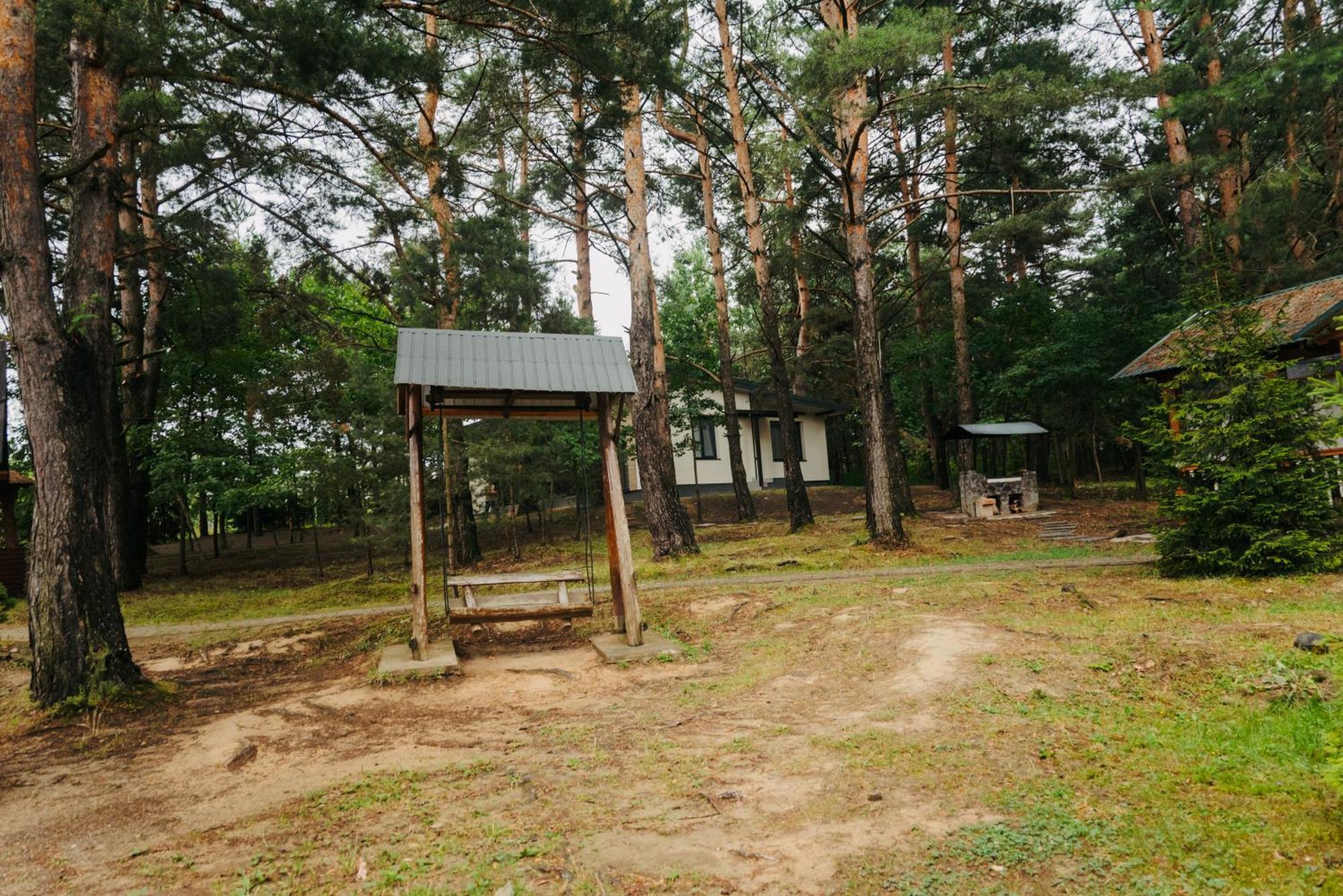 Сосновий Двір Kosiv Bagian luar foto