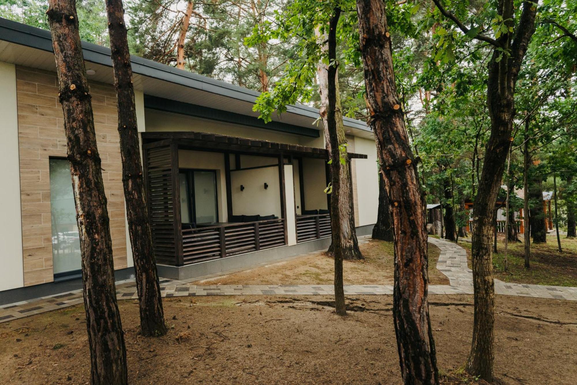 Сосновий Двір Kosiv Bagian luar foto